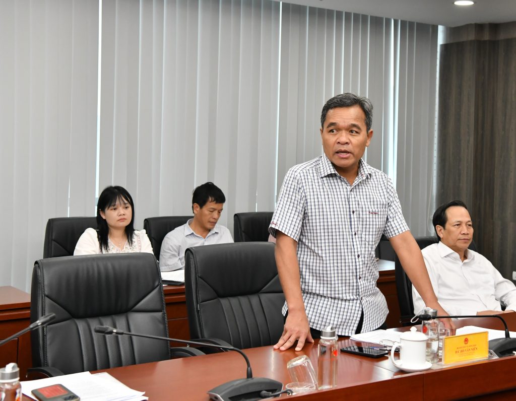Thứ trưởng Thường trực Hồ Văn Niên phát biểu
