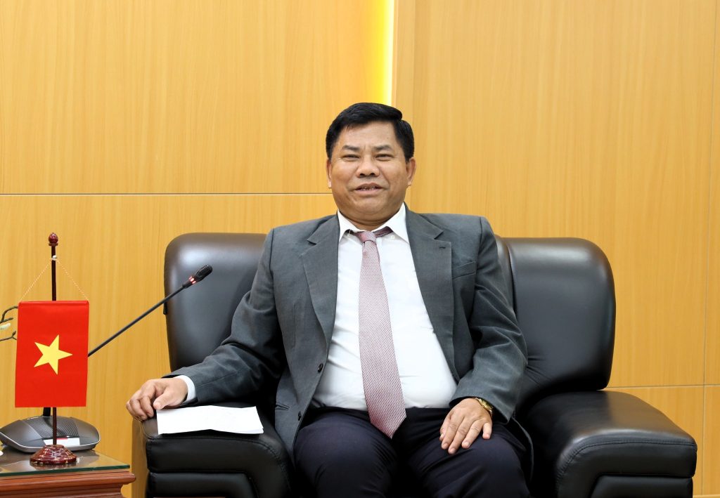 Thứ trưởng Y Thông tại buổi tiếp