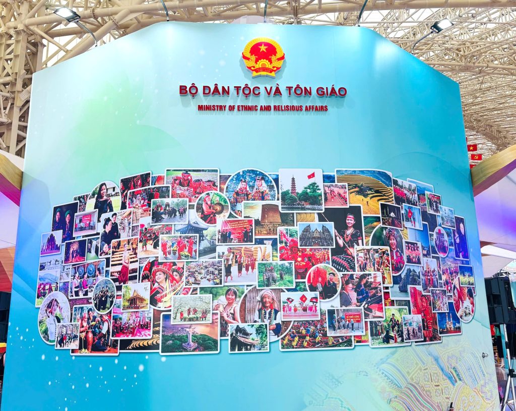 Không gian trưng bày của Bộ Dân tộc và Tôn giáo