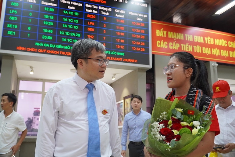 Phó Chủ tịch UBND Thành phố Hà Nội Trương Việt Dũng chào đón đại biểu. Ảnh: (VGP/Minh Anh)
