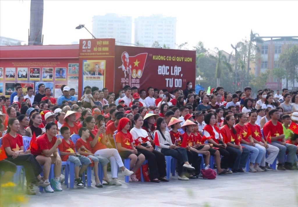 Tình yêu, niềm tự hào dân tộc là điều thiêng liêng