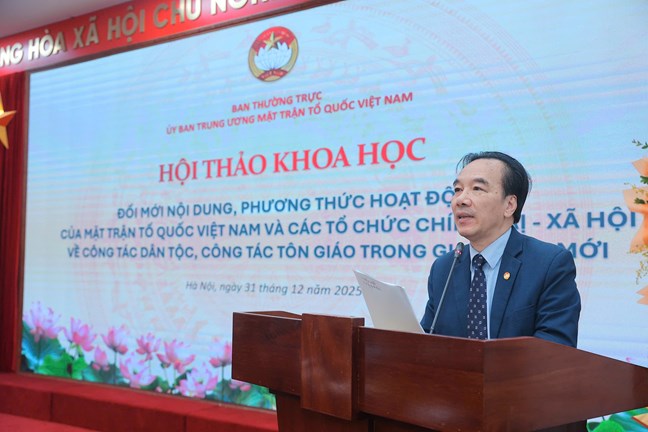 TS Ngô Sách Thực, Ủy viên Đoàn Chủ tịch, nguyên Phó Chủ tịch UBTƯ MTTQ Việt Nam phát biểu tại Hội thảo