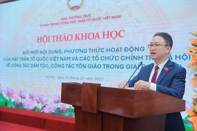 TS Nguyễn Văn Thanh, Ủy viên Đoàn Chủ tịch, Trưởng ban Dân tộc và Tôn giáo Cơ quan UBTƯ MTTQ Việt Nam phát biểu tại Hội thảo