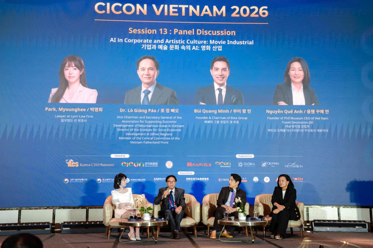 TS Lò Giàng Páo - Phó Chủ Tịch Hội Hỗ trợ phát triển Kinh tế miền núi Việt Nam nguyên Phó Viện trưởng Viện Nghiên cứu Dân tộc tham dự chương trình